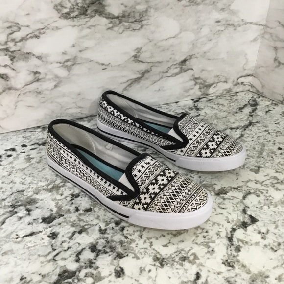 Austin Trading Company Women's Sneakers/Tennis Shoes - Picture 10 of 12